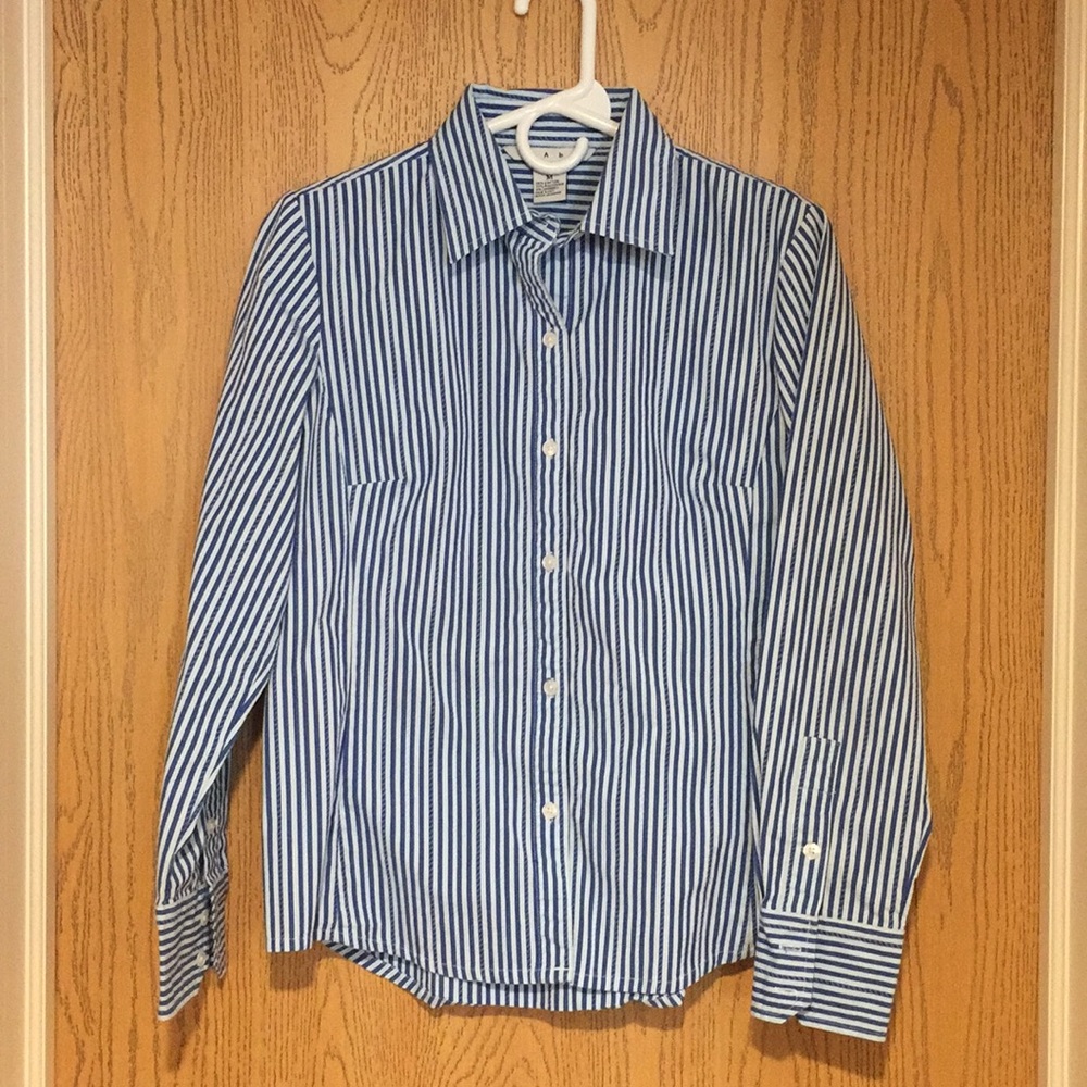 CAbi Women’s Button Down Size Medium